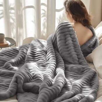 Bedsure Frost Gray Fleece Blanket 60x80 Inches